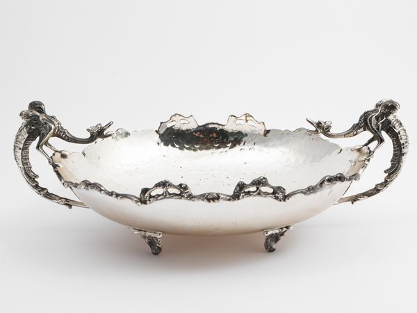 Centrotavola in metallo argentato  - Asta Una casa fiorentina. Tra tradizione e modernit Le collezioni, i dipinti, gli arredi - III  - Associazione Nazionale - Case d'Asta italiane