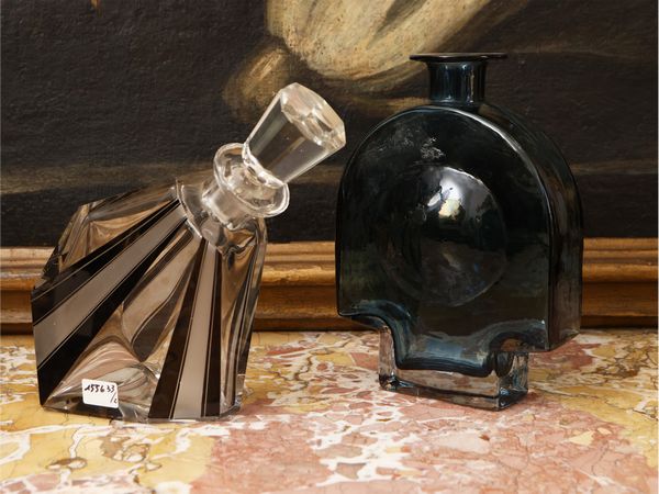 Due bottiglie da vino da collezione in cristallo  - Asta Una casa fiorentina. Tra tradizione e modernit Le collezioni, i dipinti, gli arredi - III  - Associazione Nazionale - Case d'Asta italiane