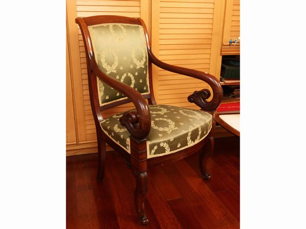 Coppia di poltrone in mogano, facenti parte di un finimento  - Asta Una casa fiorentina. Tra tradizione e modernit Le collezioni, i dipinti, gli arredi - III  - Associazione Nazionale - Case d'Asta italiane