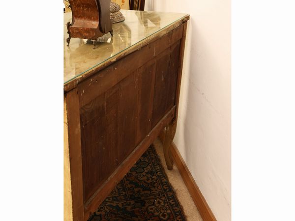 Coppia di piccoli cassettoni in legno laccato color crema  - Asta Una casa fiorentina. Tra tradizione e modernit Le collezioni, i dipinti, gli arredi - III  - Associazione Nazionale - Case d'Asta italiane