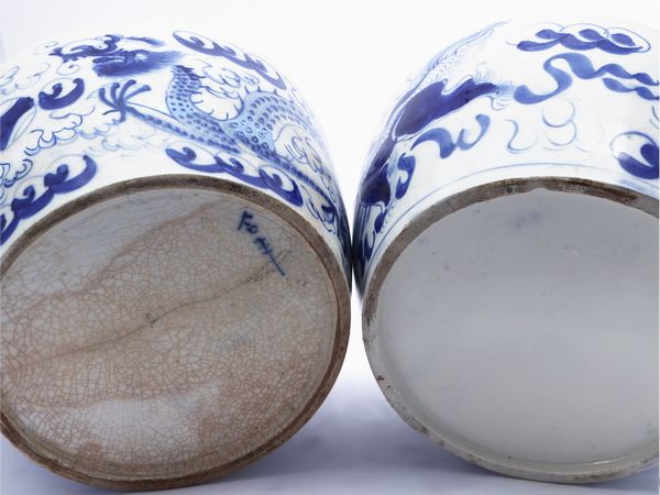 Due zuppierine in porcellana  - Asta Una casa fiorentina. Tra tradizione e modernit� Le collezioni, i dipinti, gli arredi - III  - Associazione Nazionale - Case d'Asta italiane