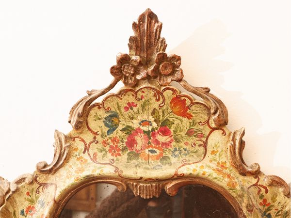 Specchiera in legno laccato color crema  - Asta Una casa fiorentina. Tra tradizione e modernit Le collezioni, i dipinti, gli arredi - III  - Associazione Nazionale - Case d'Asta italiane