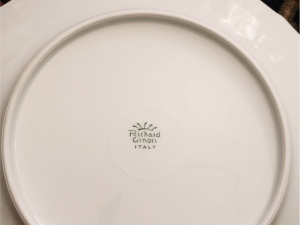 Serie di dodici piatti da pesce in porcellana, Richard Ginori  - Asta Una casa fiorentina. Tra tradizione e modernit Le collezioni, i dipinti, gli arredi - III  - Associazione Nazionale - Case d'Asta italiane