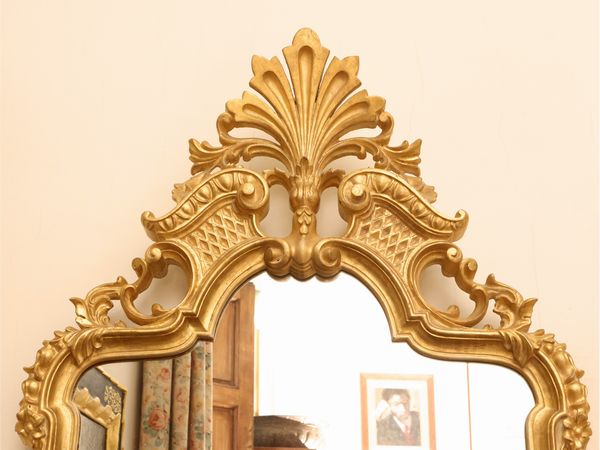 Coppia di specchiere con cornici in legno intagliato e dorato  - Asta Una casa fiorentina. Tra tradizione e modernit Le collezioni, i dipinti, gli arredi - III  - Associazione Nazionale - Case d'Asta italiane