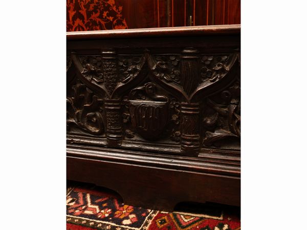 Cassapanca in noce  - Asta Una casa fiorentina. Tra tradizione e modernit Le collezioni, i dipinti, gli arredi - III  - Associazione Nazionale - Case d'Asta italiane