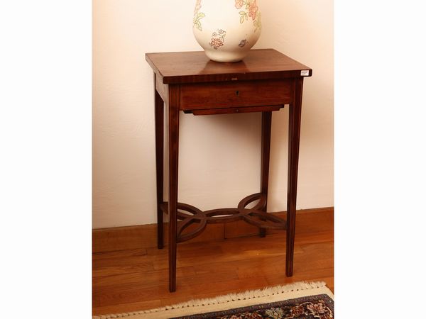 Tavolino da lavoro  - Asta Una casa fiorentina. Tra tradizione e modernit Le collezioni, i dipinti, gli arredi - III  - Associazione Nazionale - Case d'Asta italiane