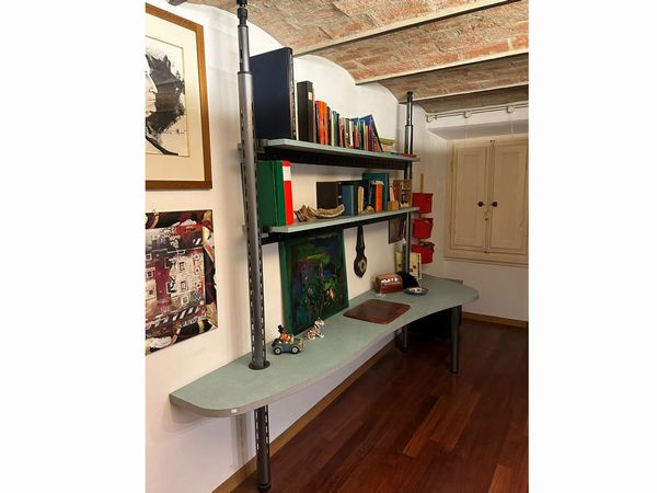 Tavolo scrittoio a muro di foggia moderna  - Asta Una casa fiorentina. Tra tradizione e modernit Le collezioni, i dipinti, gli arredi - III  - Associazione Nazionale - Case d'Asta italiane