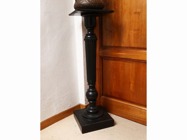 Colonna in legno ebanizzato  - Asta Una casa fiorentina. Tra tradizione e modernit Le collezioni, i dipinti, gli arredi - III  - Associazione Nazionale - Case d'Asta italiane