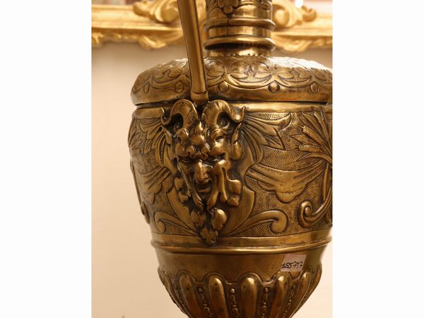 Grande brocca in metallo  - Asta Una casa fiorentina. Tra tradizione e modernit Le collezioni, i dipinti, gli arredi - III  - Associazione Nazionale - Case d'Asta italiane