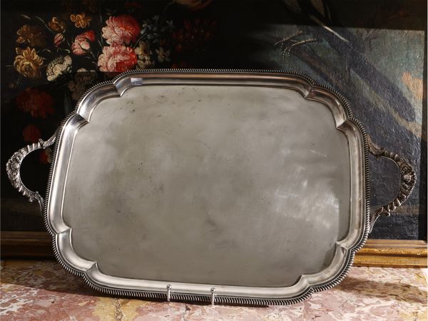 Guantiera in metallo argentato  - Asta Una casa fiorentina. Tra tradizione e modernit Le collezioni, i dipinti, gli arredi - III  - Associazione Nazionale - Case d'Asta italiane