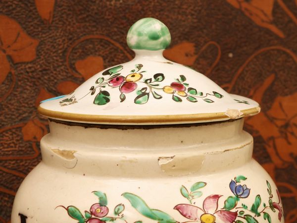 Vaso da farmacia in maiolica, Ung. Apostolico  - Asta Una casa fiorentina. Tra tradizione e modernit Le collezioni, i dipinti, gli arredi - III  - Associazione Nazionale - Case d'Asta italiane