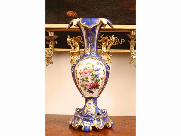 Vaso in porcellana  - Asta Una casa fiorentina. Tra tradizione e modernit Le collezioni, i dipinti, gli arredi - III  - Associazione Nazionale - Case d'Asta italiane