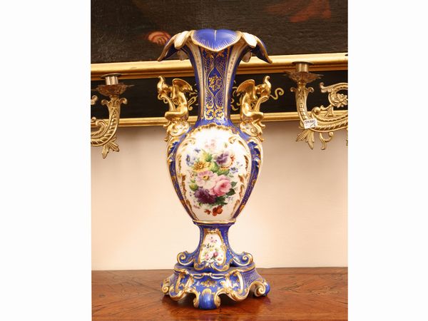 Vaso in porcellana  - Asta Una casa fiorentina. Tra tradizione e modernit Le collezioni, i dipinti, gli arredi - III  - Associazione Nazionale - Case d'Asta italiane