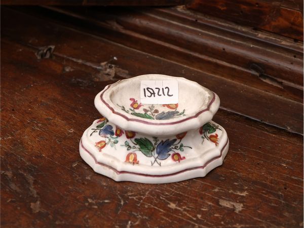 Piccola saliera in porcellana Doccia  - Asta Una casa fiorentina. Tra tradizione e modernit Le collezioni, i dipinti, gli arredi - III  - Associazione Nazionale - Case d'Asta italiane