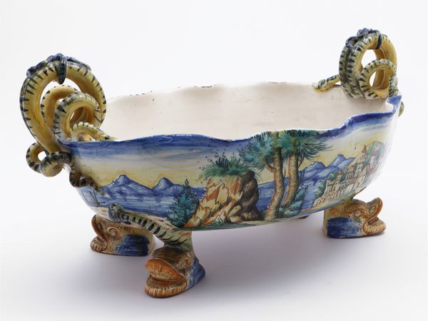 Centrotavola a navicella in terracotta invetriata, Cantagalli  - Asta Una casa fiorentina. Tra tradizione e modernit Le collezioni, i dipinti, gli arredi - III  - Associazione Nazionale - Case d'Asta italiane