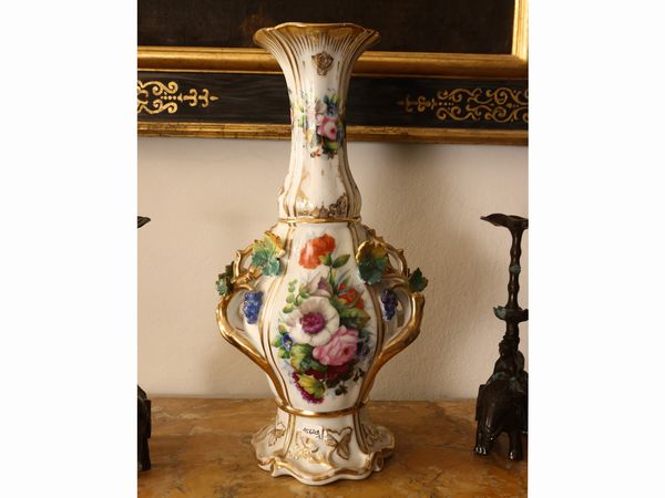 Coppia di vasi in porcellana  - Asta Una casa fiorentina. Tra tradizione e modernit Le collezioni, i dipinti, gli arredi - III  - Associazione Nazionale - Case d'Asta italiane