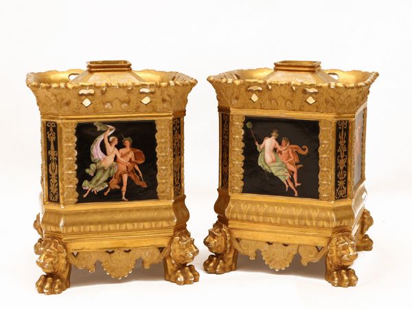 Coppia di fioriere o porta essenze in porcellana, Jacob Petit  - Asta Una casa fiorentina. Tra tradizione e modernit Le collezioni, i dipinti, gli arredi - III  - Associazione Nazionale - Case d'Asta italiane