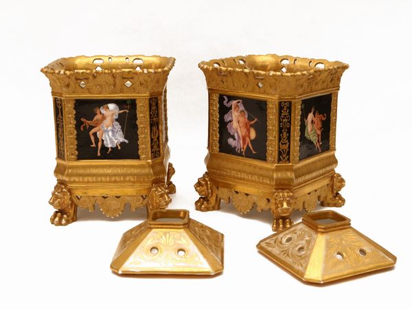 Coppia di fioriere o porta essenze in porcellana, Jacob Petit  - Asta Una casa fiorentina. Tra tradizione e modernit Le collezioni, i dipinti, gli arredi - III  - Associazione Nazionale - Case d'Asta italiane