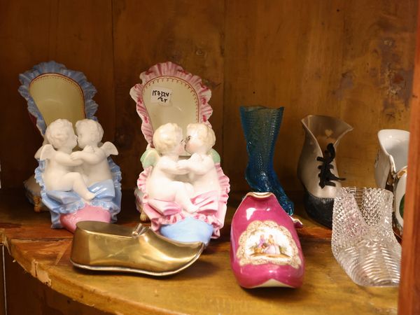 Collezione di scarpette in miniatura  - Asta Una casa fiorentina. Tra tradizione e modernit Le collezioni, i dipinti, gli arredi - III  - Associazione Nazionale - Case d'Asta italiane