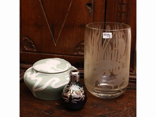 Tre accessori da toilette  - Asta Una casa fiorentina. Tra tradizione e modernit Le collezioni, i dipinti, gli arredi - III  - Associazione Nazionale - Case d'Asta italiane