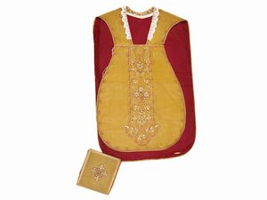 Pianeta in gros dorato, XIX secolo  - Asta Una casa fiorentina. Tra tradizione e modernit Le collezioni, i dipinti, gli arredi - III  - Associazione Nazionale - Case d'Asta italiane