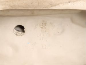 Grande gruppo orientalista in biscuit, Amphora  - Asta Una casa fiorentina. Tra tradizione e modernit Le collezioni, i dipinti, gli arredi - III  - Associazione Nazionale - Case d'Asta italiane