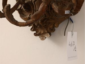 Coppia di ventole in legno e pastiglia dorata  - Asta Una casa fiorentina. Tra tradizione e modernit Le collezioni, i dipinti, gli arredi - III  - Associazione Nazionale - Case d'Asta italiane