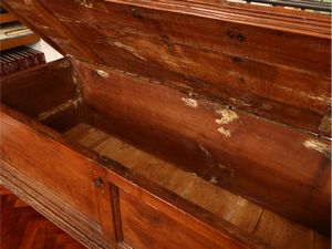 Cassapanca in noce  - Asta Una casa fiorentina. Tra tradizione e modernit Le collezioni, i dipinti, gli arredi - III  - Associazione Nazionale - Case d'Asta italiane