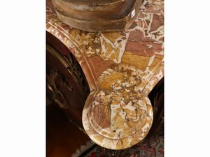 Grande cassettone in quercia scurita e bronzi dorati  - Asta Una casa fiorentina. Tra tradizione e modernit Le collezioni, i dipinti, gli arredi - III  - Associazione Nazionale - Case d'Asta italiane