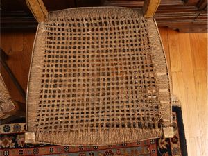 Coppia di sedie laccate e decorate ad Arte povera  - Asta Una casa fiorentina. Tra tradizione e modernit Le collezioni, i dipinti, gli arredi - III  - Associazione Nazionale - Case d'Asta italiane