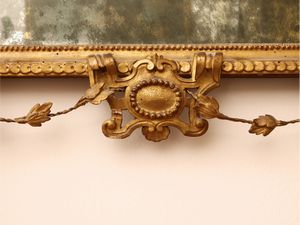 Specchiera con cornice in legno intagliato e dorato facente parte di una coppia  - Asta Una casa fiorentina. Tra tradizione e modernit Le collezioni, i dipinti, gli arredi - III  - Associazione Nazionale - Case d'Asta italiane