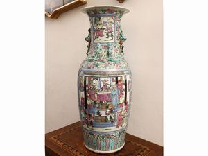 Coppia di vasi in porcellana  - Asta Una casa fiorentina. Tra tradizione e modernit Le collezioni, i dipinti, gli arredi - III  - Associazione Nazionale - Case d'Asta italiane