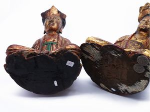 Due figure di Buddha in legno intagliato e dorato  - Asta Una casa fiorentina. Tra tradizione e modernit Le collezioni, i dipinti, gli arredi - III  - Associazione Nazionale - Case d'Asta italiane
