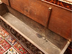 Cassapanca in noce  - Asta Una casa fiorentina. Tra tradizione e modernit Le collezioni, i dipinti, gli arredi - III  - Associazione Nazionale - Case d'Asta italiane