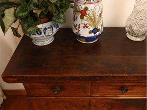 Credenza rustica in noce  - Asta Una casa fiorentina. Tra tradizione e modernit Le collezioni, i dipinti, gli arredi - III  - Associazione Nazionale - Case d'Asta italiane