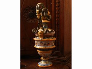 Versatoio in terracotta smaltata  - Asta Una casa fiorentina. Tra tradizione e modernit Le collezioni, i dipinti, gli arredi - III  - Associazione Nazionale - Case d'Asta italiane