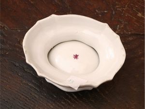 Piccola saliera in porcellana Doccia  - Asta Una casa fiorentina. Tra tradizione e modernit Le collezioni, i dipinti, gli arredi - III  - Associazione Nazionale - Case d'Asta italiane