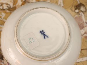 Zuccheriera in porcellana, Meissen  - Asta Una casa fiorentina. Tra tradizione e modernit Le collezioni, i dipinti, gli arredi - III  - Associazione Nazionale - Case d'Asta italiane
