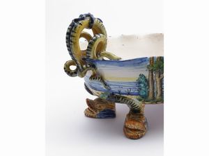 Centrotavola a navicella in terracotta invetriata, Cantagalli  - Asta Una casa fiorentina. Tra tradizione e modernit Le collezioni, i dipinti, gli arredi - III  - Associazione Nazionale - Case d'Asta italiane