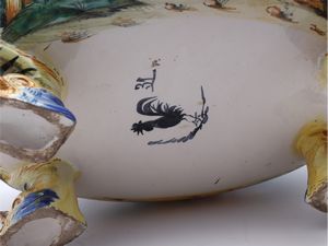 Centrotavola a navicella in terracotta invetriata, Cantagalli  - Asta Una casa fiorentina. Tra tradizione e modernit Le collezioni, i dipinti, gli arredi - III  - Associazione Nazionale - Case d'Asta italiane