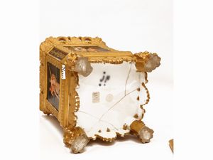 Coppia di fioriere o porta essenze in porcellana, Jacob Petit  - Asta Una casa fiorentina. Tra tradizione e modernit Le collezioni, i dipinti, gli arredi - III  - Associazione Nazionale - Case d'Asta italiane