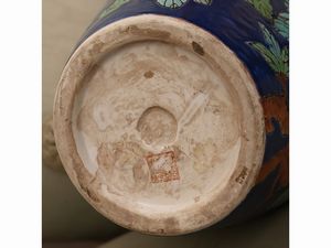 Coppia di vasi in porcellana  - Asta Una casa fiorentina. Tra tradizione e modernit Le collezioni, i dipinti, gli arredi - III  - Associazione Nazionale - Case d'Asta italiane