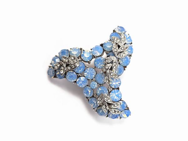 SNK, Spilla di forma triangolare  - Asta Vintagemania - Associazione Nazionale - Case d'Asta italiane