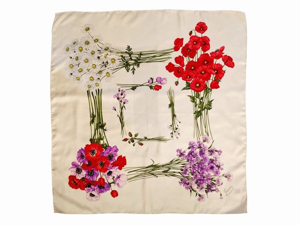 Gucci,Flora, Foulard in seta  - Asta Vintagemania - Associazione Nazionale - Case d'Asta italiane