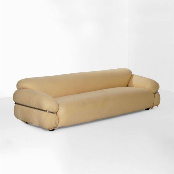 GIANFRANCO FRATTINI : Divano mod. Sessan  - Asta Design - Associazione Nazionale - Case d'Asta italiane