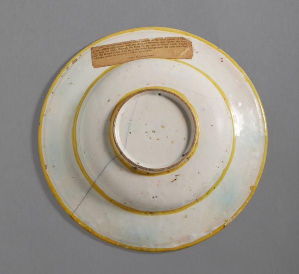 BOTTEGA DI LUDOVICO E ANGELO PICCHI, CASTELDURANTE 1550-1560 CIRCA : Piatto in maiolica dipinta in policromia raffigurante il mito di Piramo e Tisbe  - Asta Asta 432 | ARTE ANTICA E DEL XIX SECOLO Tradizionale - Associazione Nazionale - Case d'Asta italiane