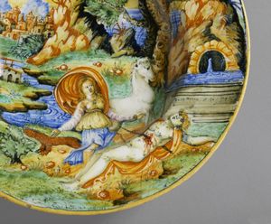 BOTTEGA DI LUDOVICO E ANGELO PICCHI, CASTELDURANTE 1550-1560 CIRCA : Piatto in maiolica dipinta in policromia raffigurante il mito di Piramo e Tisbe  - Asta Asta 432 | ARTE ANTICA E DEL XIX SECOLO Tradizionale - Associazione Nazionale - Case d'Asta italiane