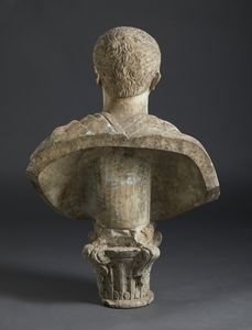 SCULTORE ITALIANO DEL XVIII SECOLO : Busto di togato in marmo, da modello archeologico  - Asta Asta 432 | ARTE ANTICA E DEL XIX SECOLO Tradizionale - Associazione Nazionale - Case d'Asta italiane