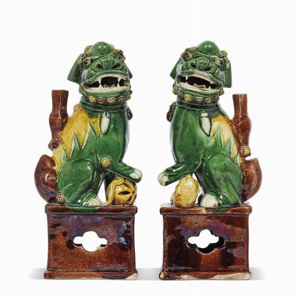 COPPIA DI CANI DI PHO, CINA, DINASTIA QING, SEC. XVIII-XIX  - Asta Arte Orientale - Associazione Nazionale - Case d'Asta italiane