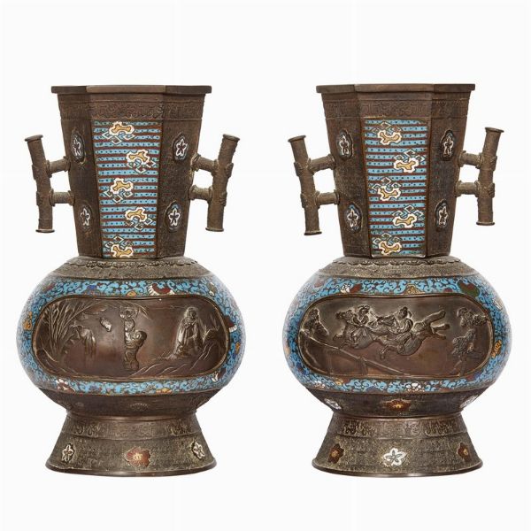 COPPIA DI VASI, GIAPPONE, SEC. XIX  - Asta Arte Orientale - Associazione Nazionale - Case d'Asta italiane